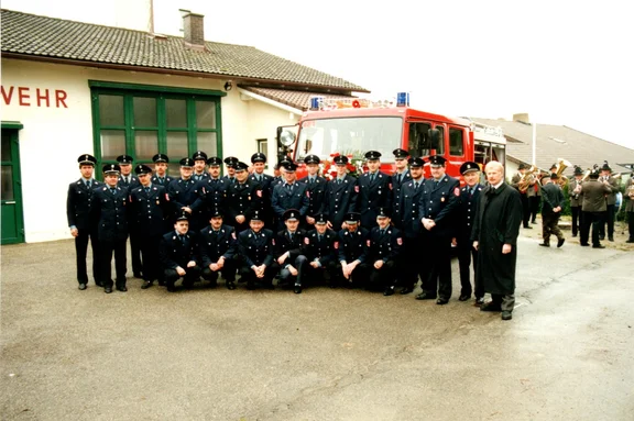 Einweihung LF 8 1993 Gruppenfoto.jpg
